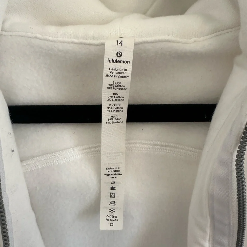 Lululemon Scuba Hoodie - Picture 5 of 5